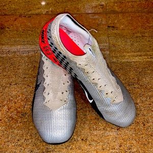 Nike big boys Vapor 360 cleats no laces ⚽️